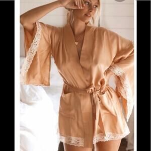 SPELL & THE GYPSY “WILD LOVE" Sandwashed peach Silk & Lace Kimono Robe Tie S/M
